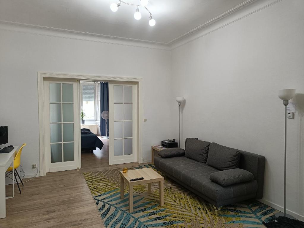 The Brussels-Laken Appartement - Hizvo