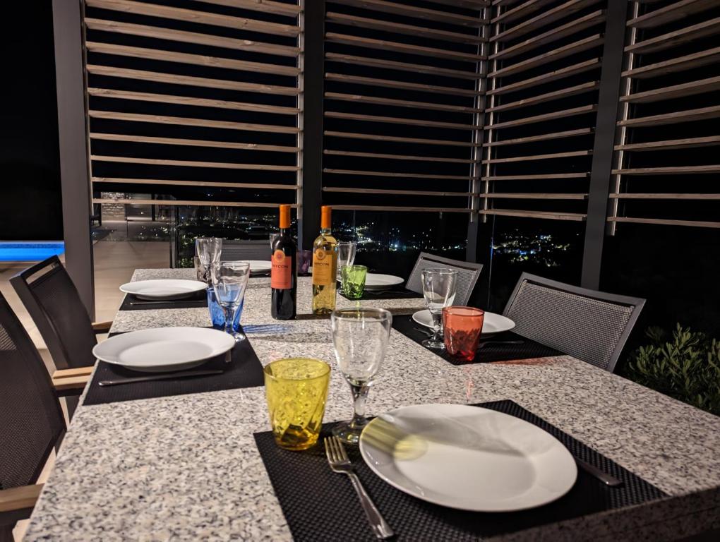 Nápoje v ubytovaní Villa Vinisce View