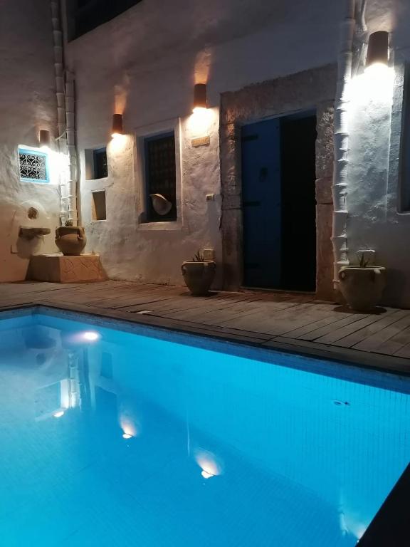 Bazén v ubytování Dar Michèle Djerba nebo v jeho okolí