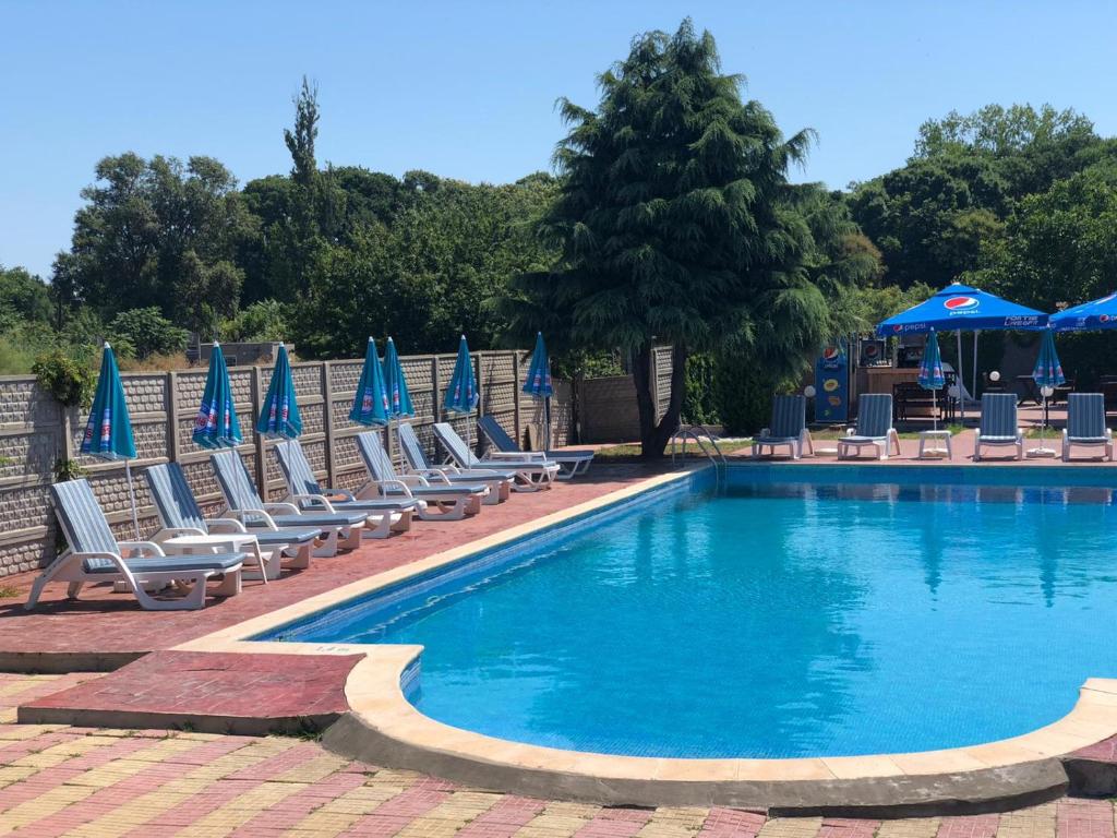Bazén v ubytování ADMAR Rooms & Restaurant nebo v jeho okolí