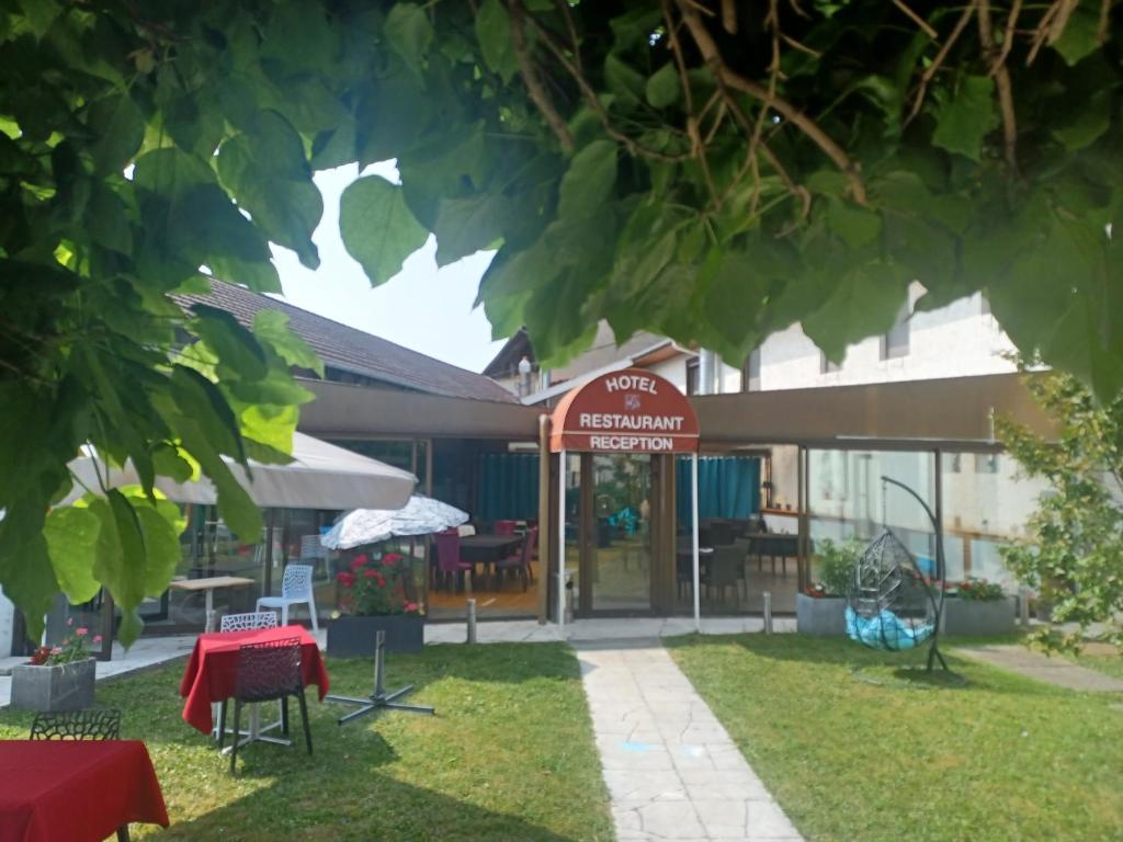 Zahrada ubytování Hôtel La Parenthèse