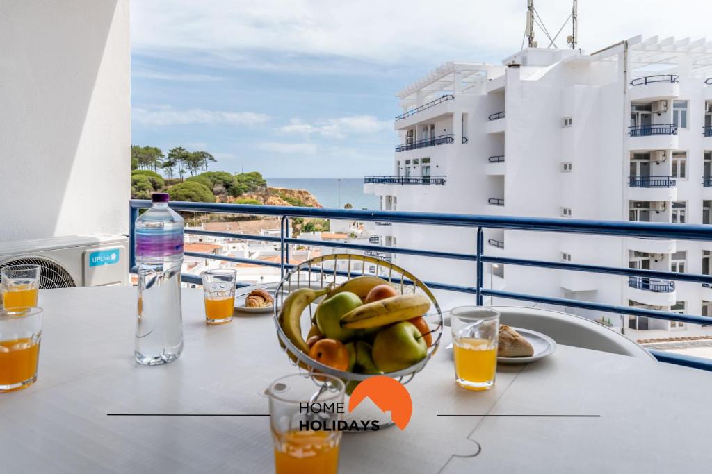 Φαγητό σε αυτό το διαμέρισμα ή κάπου εκεί κοντά