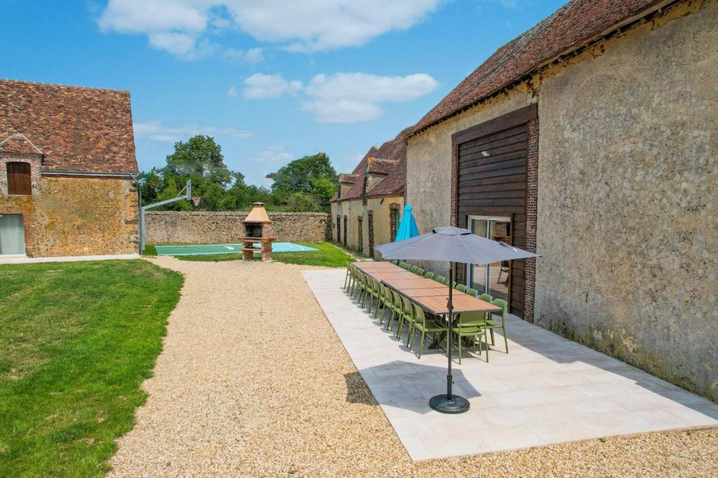 Fotografia z galérie ubytovania So Villa La Girardiere 28 - Heated pool - Basket - Jacuzzi - 2h Paris - 30 beds v destinácii La Loupe