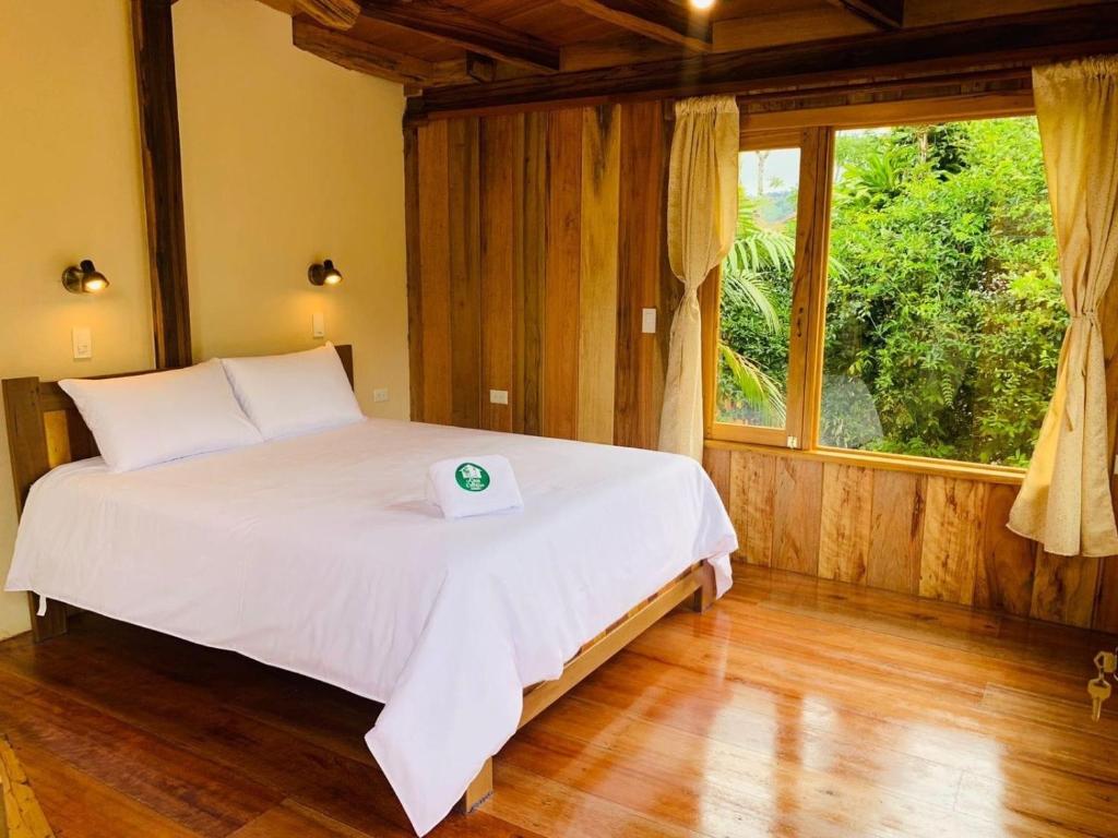 La Casa de Cecilia Mindo - Deluxe Queen Room