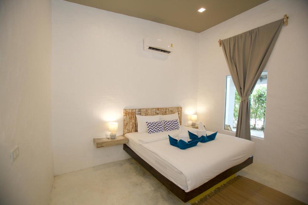 Lime N Soda Beachfront Resort - Deluxe Garden Cottage