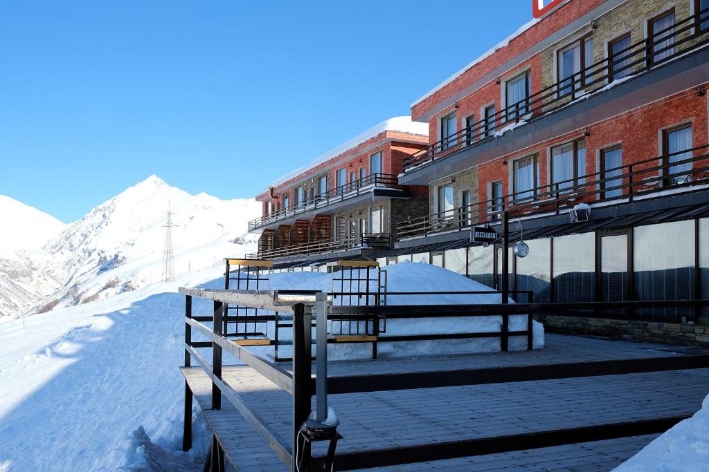 Nespecifikovaný výhled na hory nebo výhled na hory při pohledu z aparthotelu
