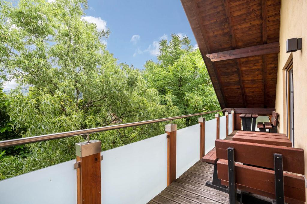 Rõdu või terrass majutusasutuses Im Rodeck Nest