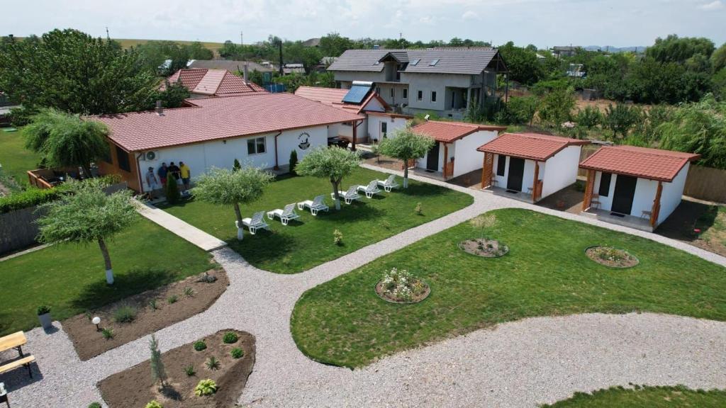 an aerial view of a house with a garden at Casa Ivana in Murighiol