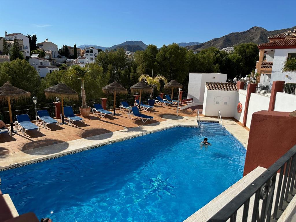 Bazén v ubytování Spacious family villa Aljamar 8a nebo v jeho okolí
