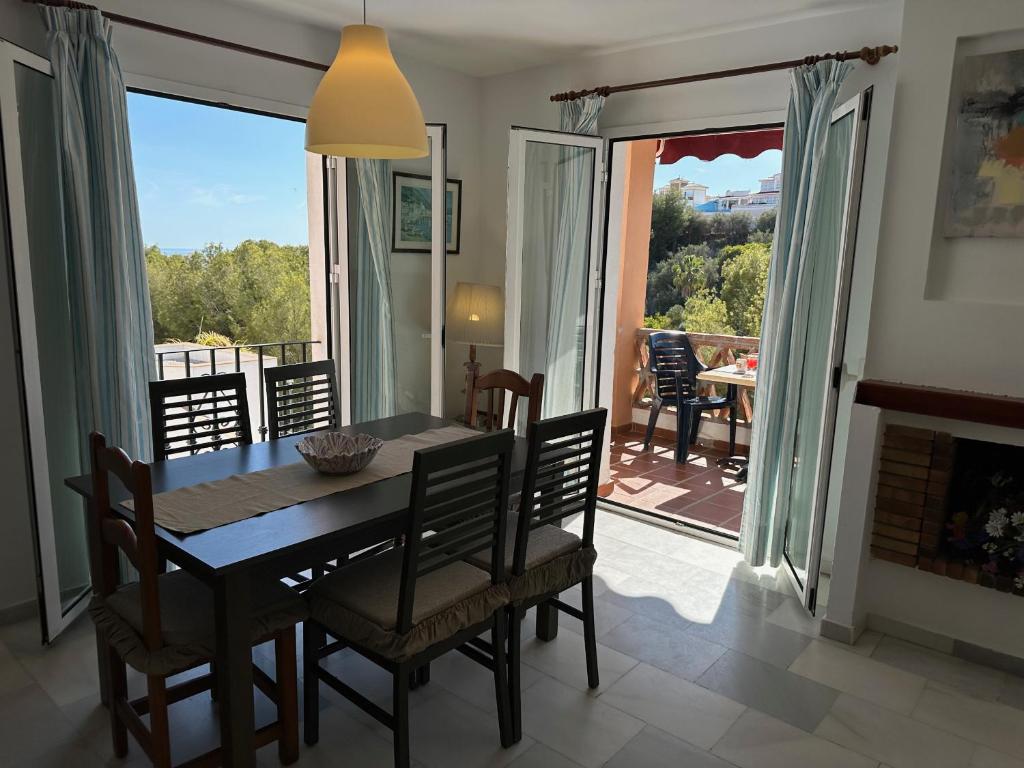 Balkón nebo terasa v ubytování Spacious family villa Aljamar 8a