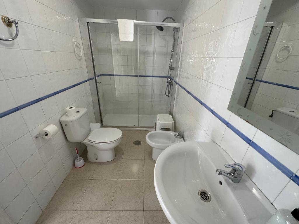Koupelna v ubytování Spacious family villa Aljamar 8a
