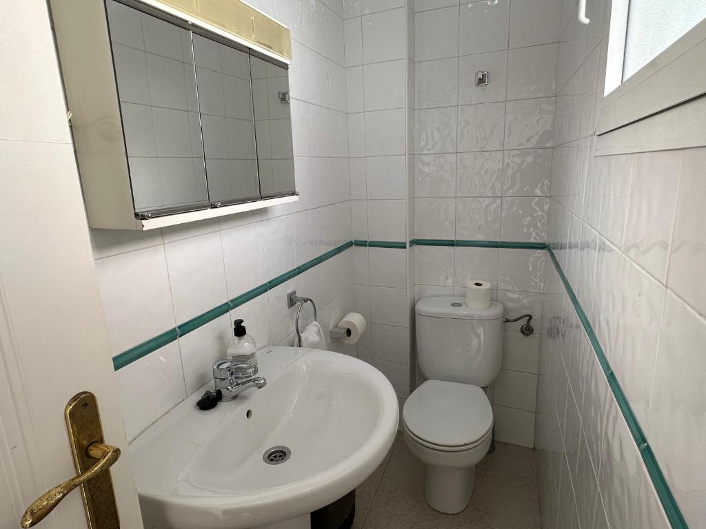 Koupelna v ubytování Spacious family villa Aljamar 8a