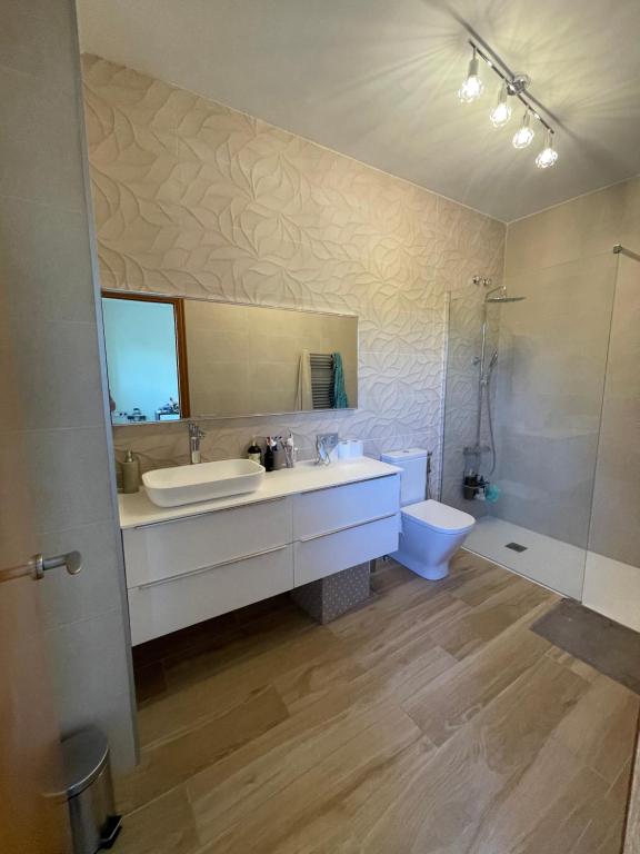 Ένα μπάνιο στο Beach House luxury Gavamar