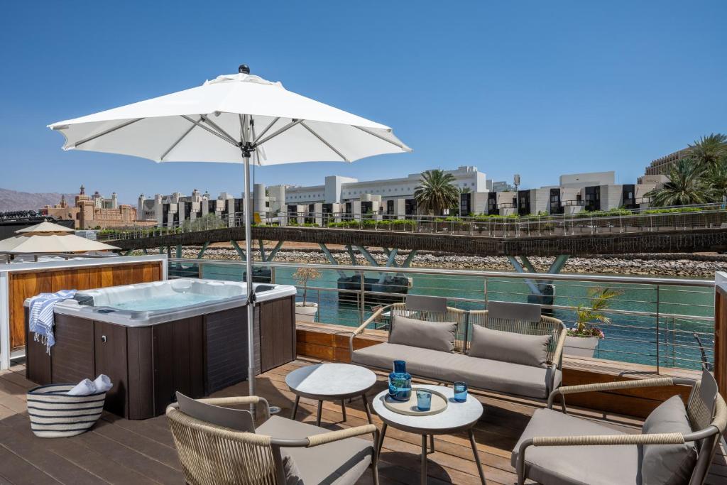 Bazén v ubytování Astral Palma Hotel nebo v jeho okolí