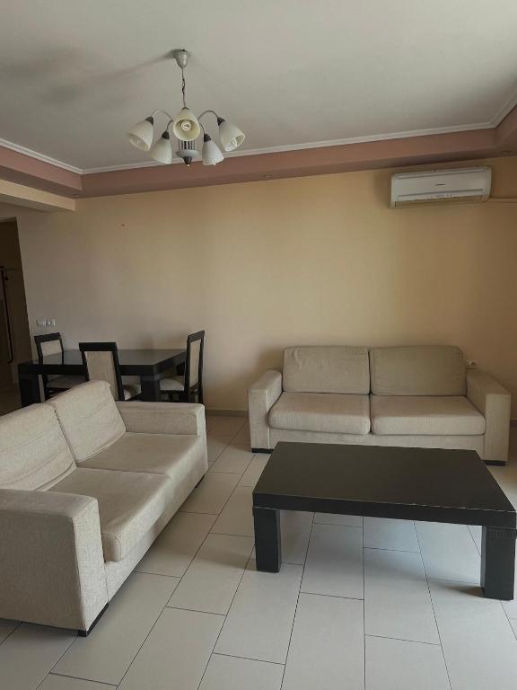 Leon Apartments 2 - Image 9
