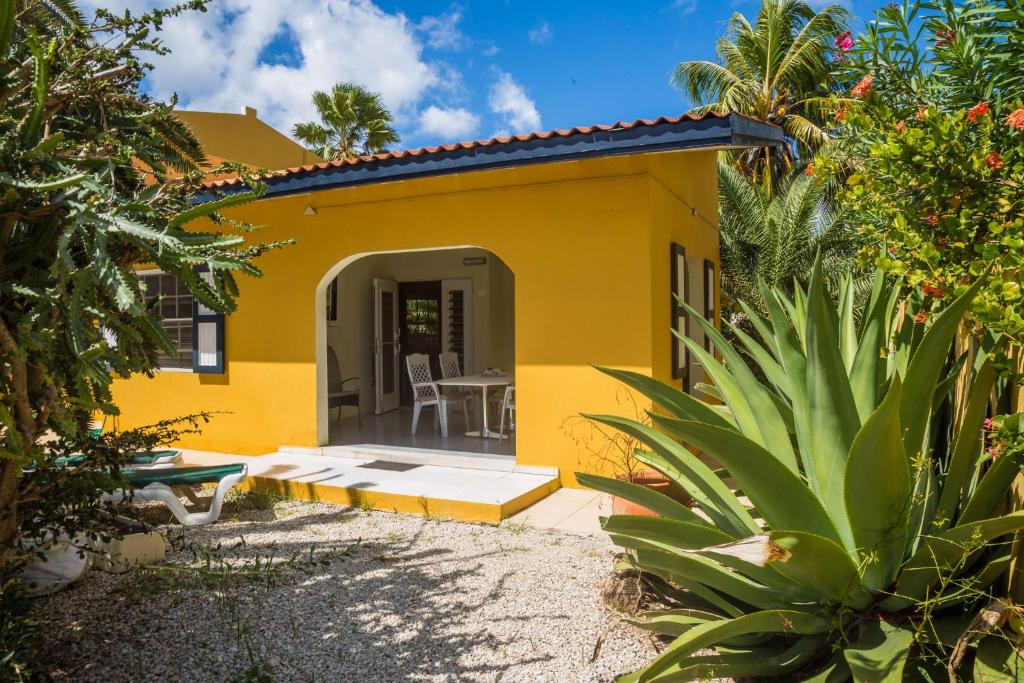 Το κτήριο όπου στεγάζεται  η παραθεριστική κατοικία