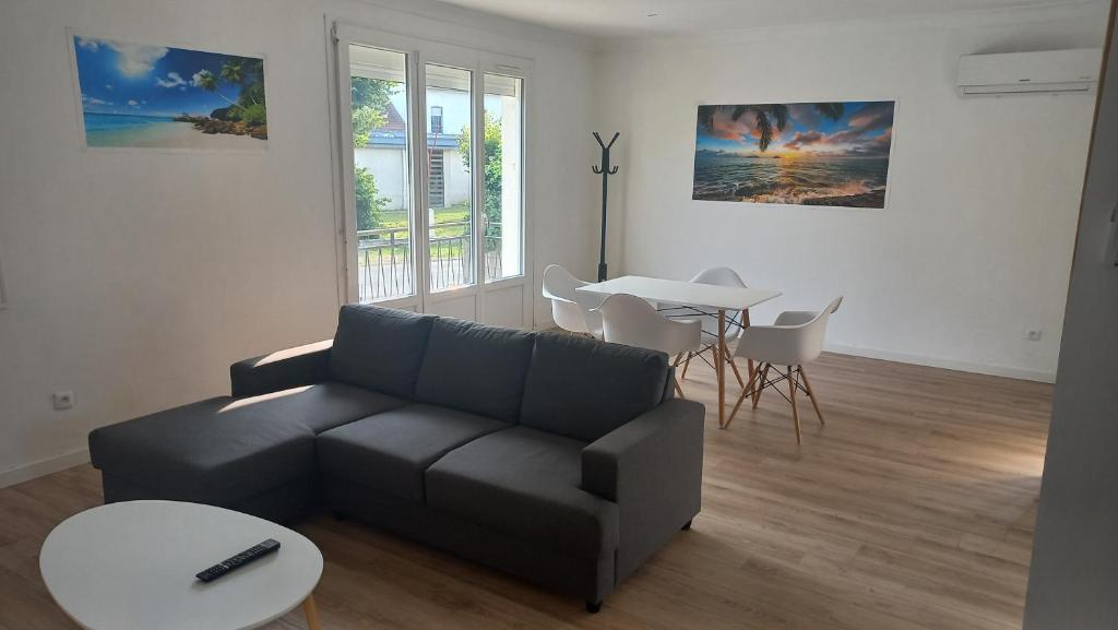 Maison spacieuse avec un terrain - Housity