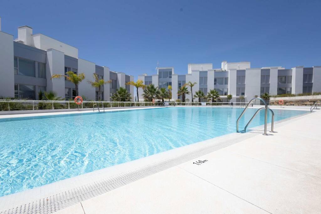 Perfect 3 bed Apt in Le Mirage with Seaview RDR313