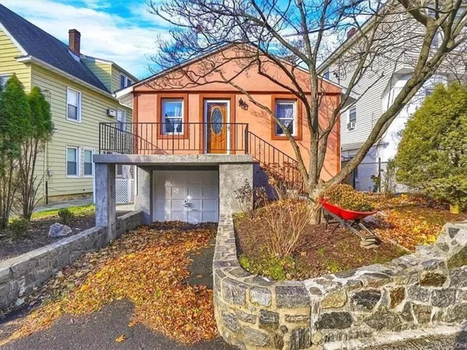 Entire Modern 1 Fam house/ 7 min walk to NYC Train - Maison De Deux Chambres