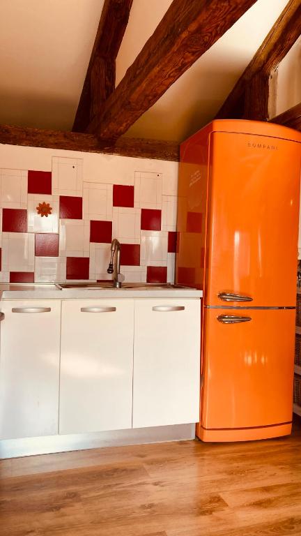 A kitchen or kitchenette at Cà Sardi