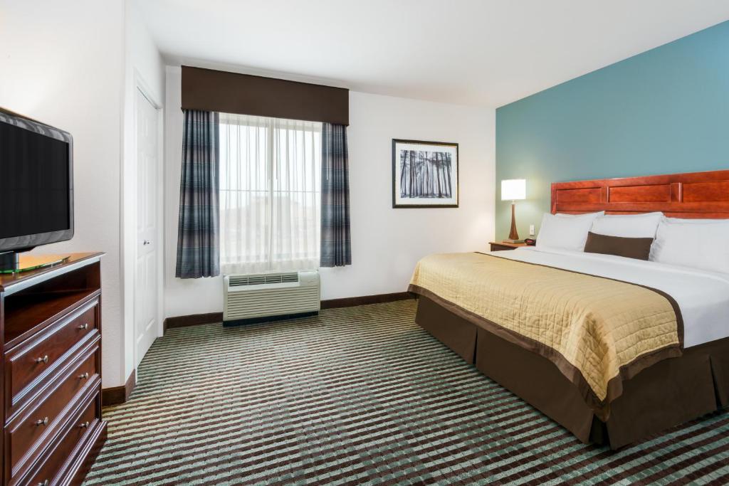 Baymont by Wyndham Denver International Airport photo