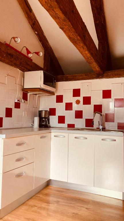 A kitchen or kitchenette at Cà Sardi