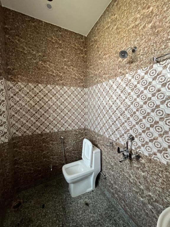 Koupelna v ubytování SRH HOTEL