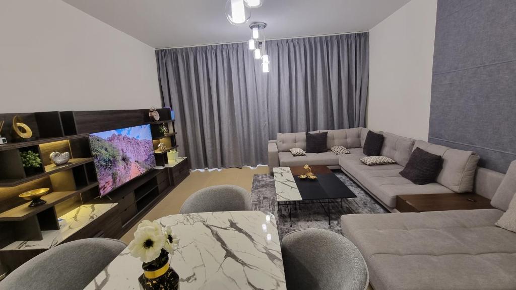 لابی و فضای عمومی Two bedroom Apartment Muscat Bay - تصویر ۵