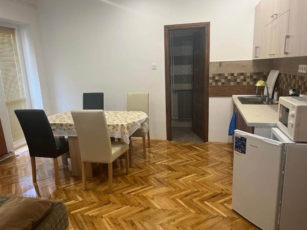 Kuchyň nebo kuchyňský kout v ubytování Relax Bogács