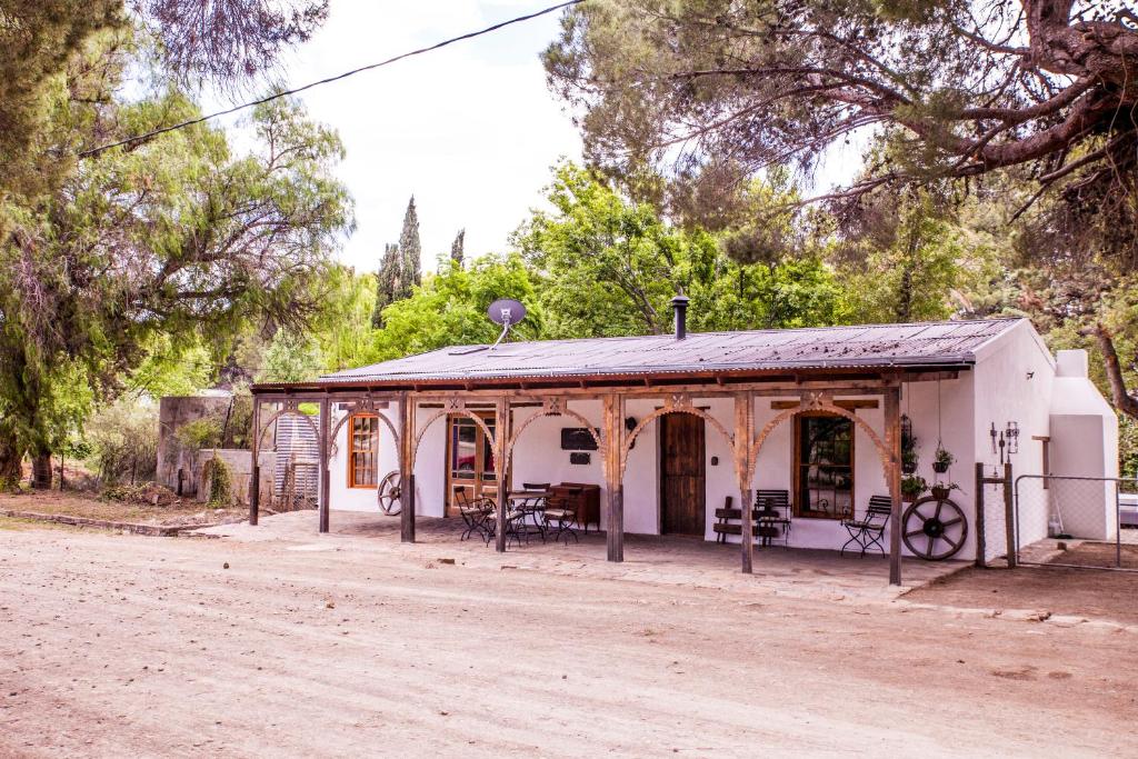 Compass View, NieuBethesda (updated prices 2024)