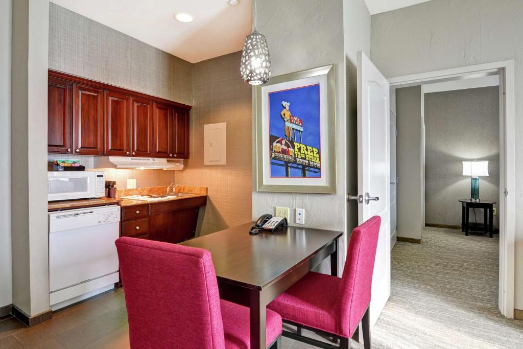 Kuchyň nebo kuchyňský kout v ubytování Homewood Suites by Hilton Amarillo