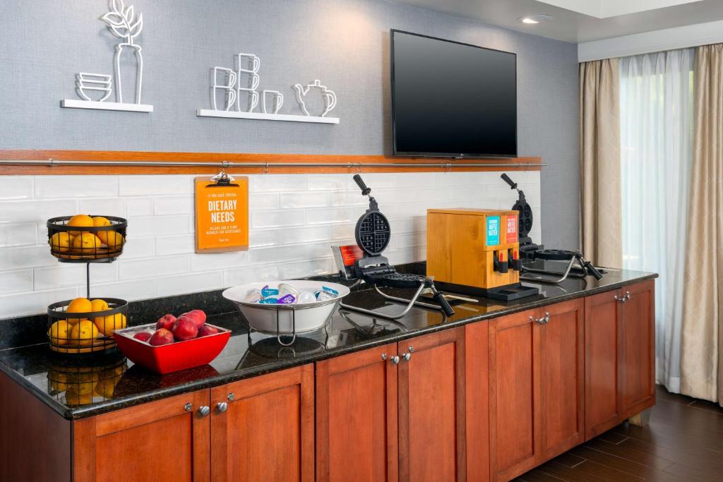מטבח או מטבחון ב-Hampton Inn Bonita Springs Naples North