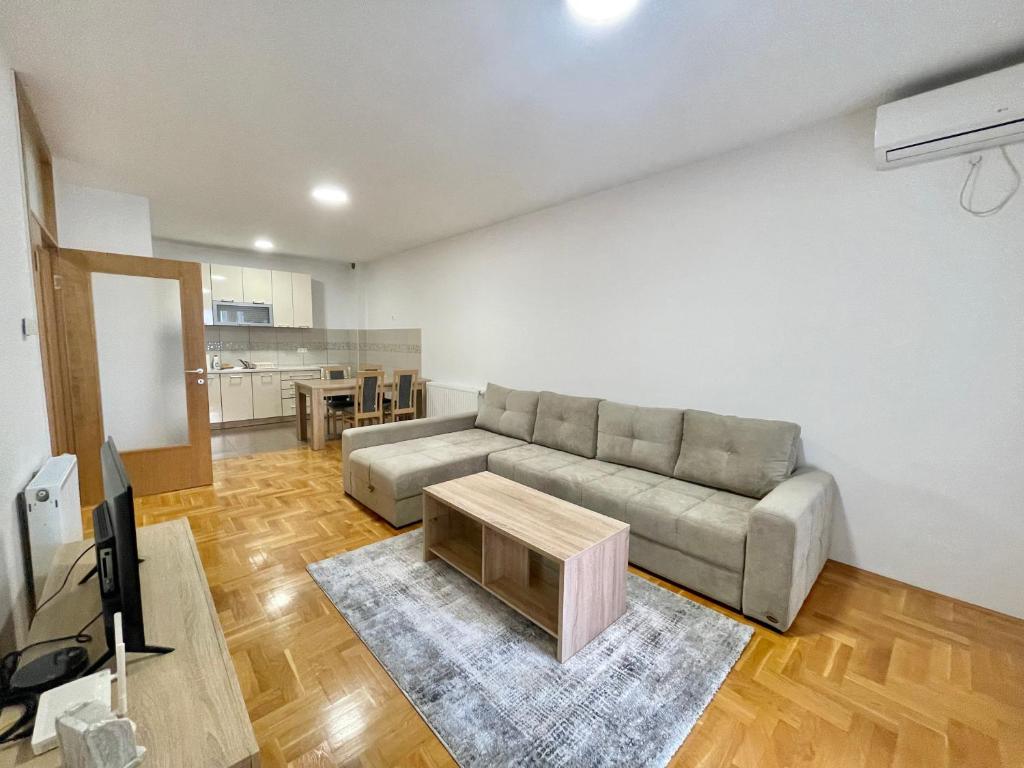 Η κουζίνα ή μικρή κουζίνα στο Shine apartment