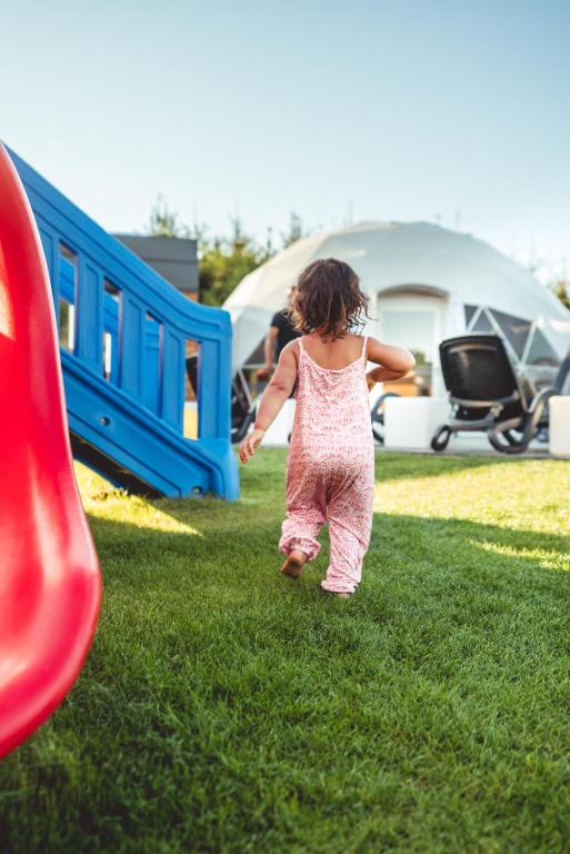 Děti v ubytování RResort - Domki z KRYTYM i PODGRZEWANYM BASENEM, Sauna, WiFi, parking w cenie!
