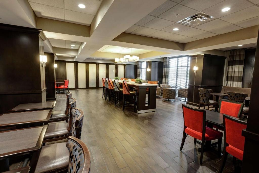 Restaurace v ubytování Hampton Inn Neptune