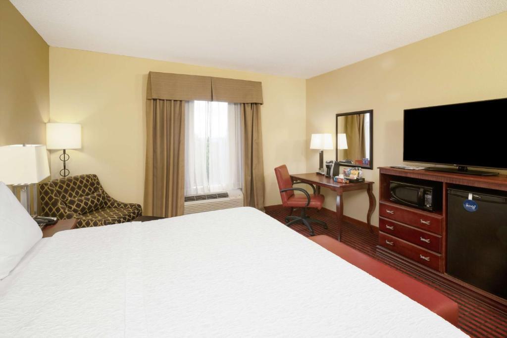 Hampton Inn Covington photo