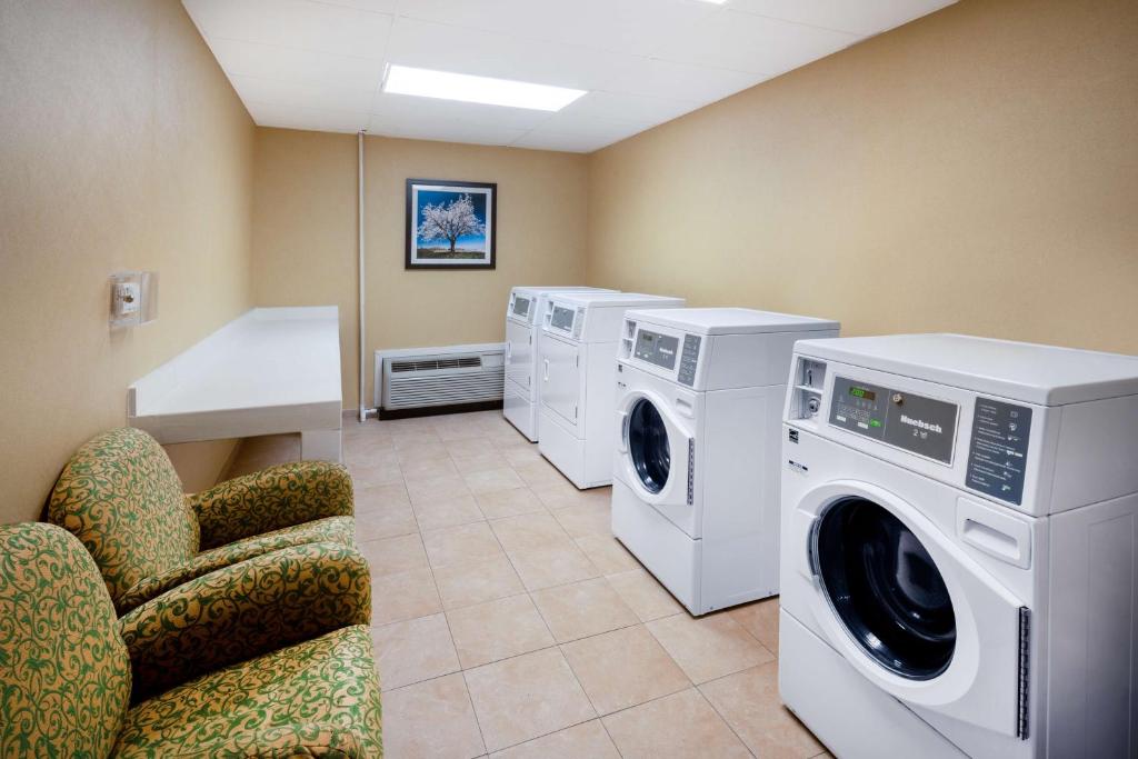 Hampton Inn Covington photo