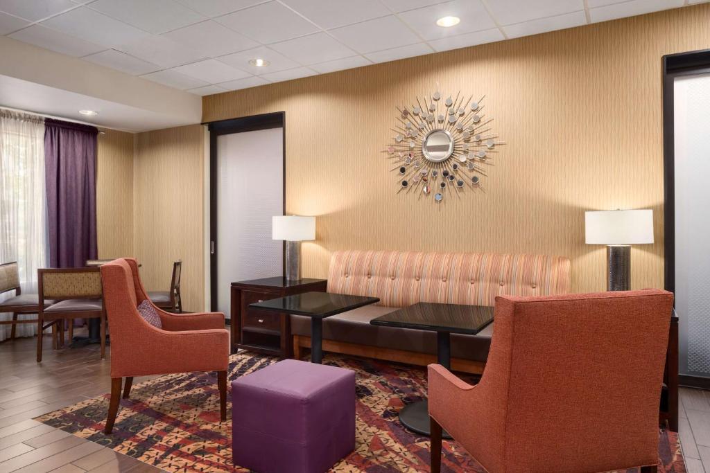 Hampton Inn Belle Vernon photo