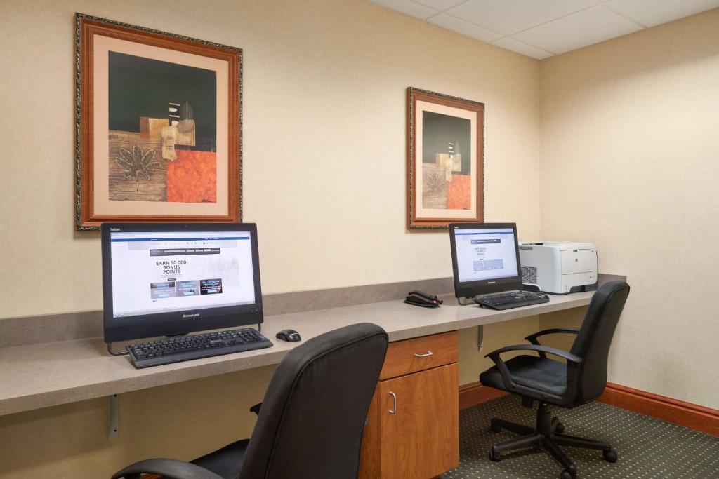 Hampton Inn Belle Vernon photo
