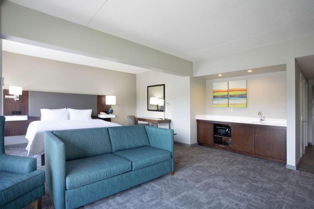 Hampton Inn Bedford - King Room