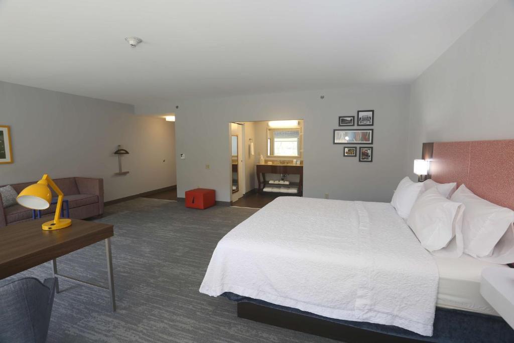 Hampton Inn Owego photo