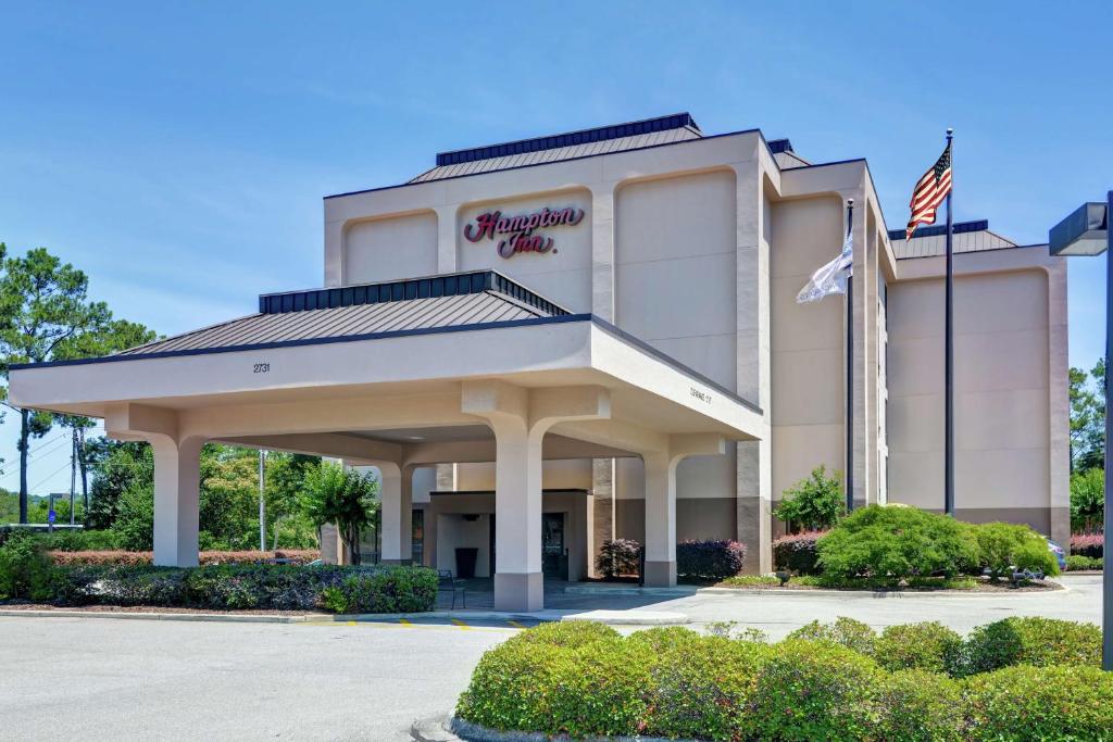 a rendering of the front of a hotel at Hampton Inn Birmingham/Mountain Brook in Birmingham