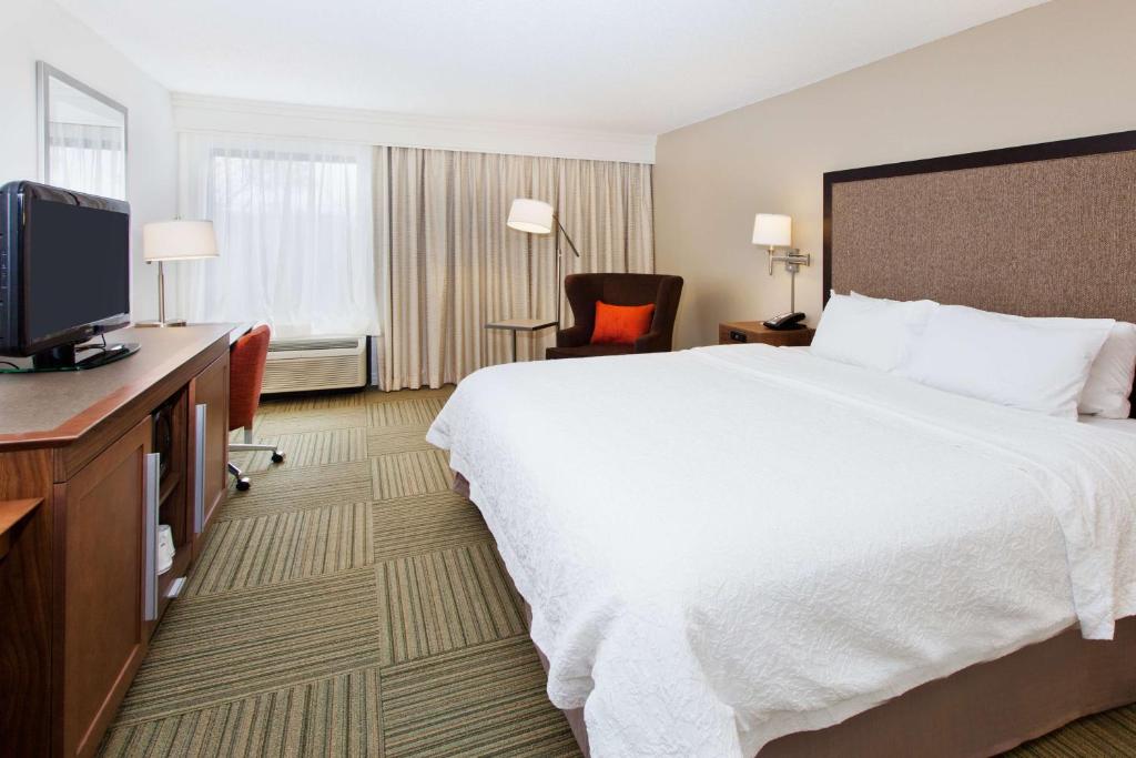 Hampton Inn Bremen - King Room With King Bed - Non-Smoking