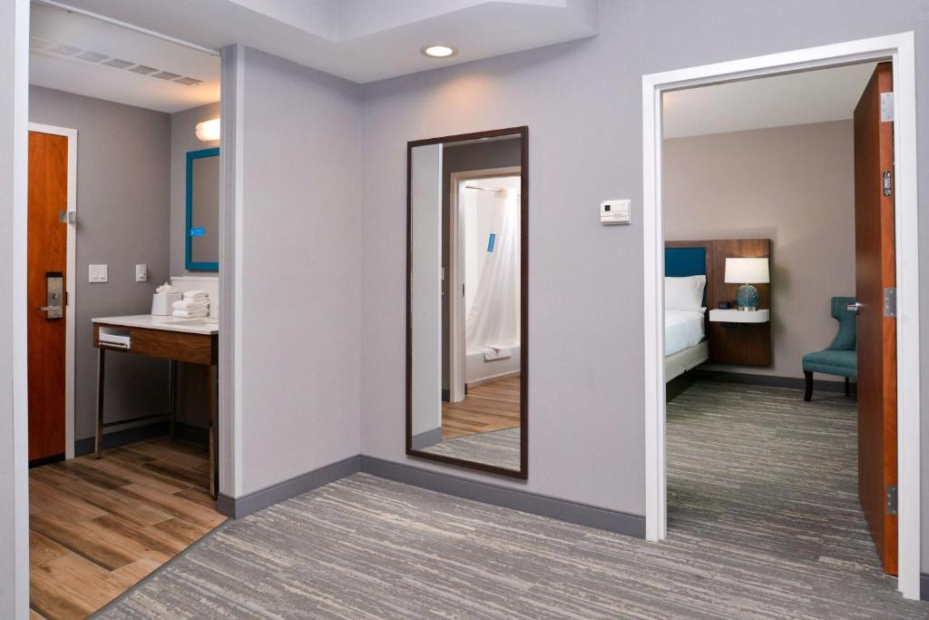 Hampton Inn & Suites Boise/Spectrum - Suite Royale