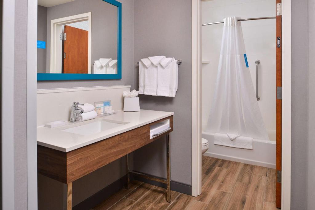 Hampton Inn & Suites Boise/Spectrum photo