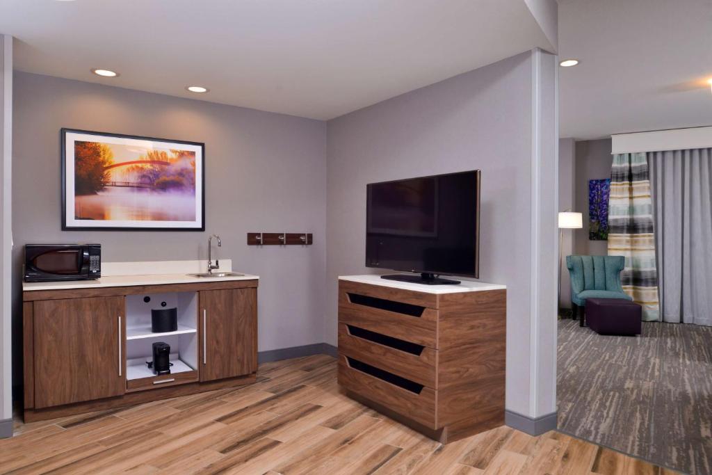 Hampton Inn & Suites Boise/Spectrum photo