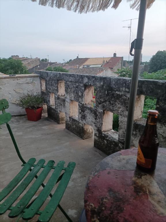 Balkón nebo terasa v ubytování A deux pas d'Avignon