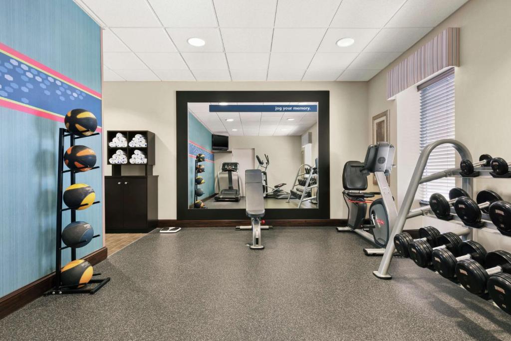 Hampton Inn & Suites Brunswick photo