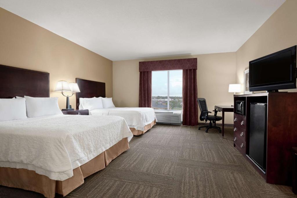 Hampton Inn & Suites Brunswick photo