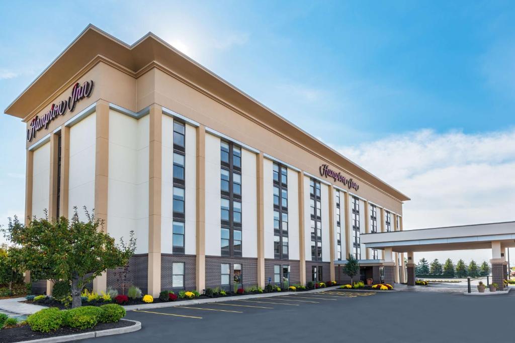 a rendering of the front of a hotel at Hampton Inn Buffalo-Airport Galleria Mall in Cheektowaga